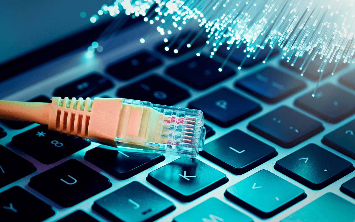 https://compareinternet.com/blog/making-the-right-choice-dsl-vs-fiber-internet/