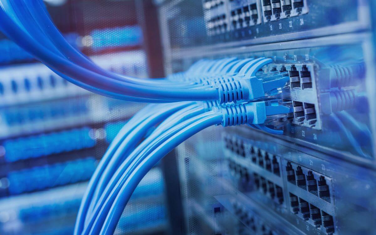 https://compareinternet.com/blog/how-peak-hours-affect-your-internet-speed/