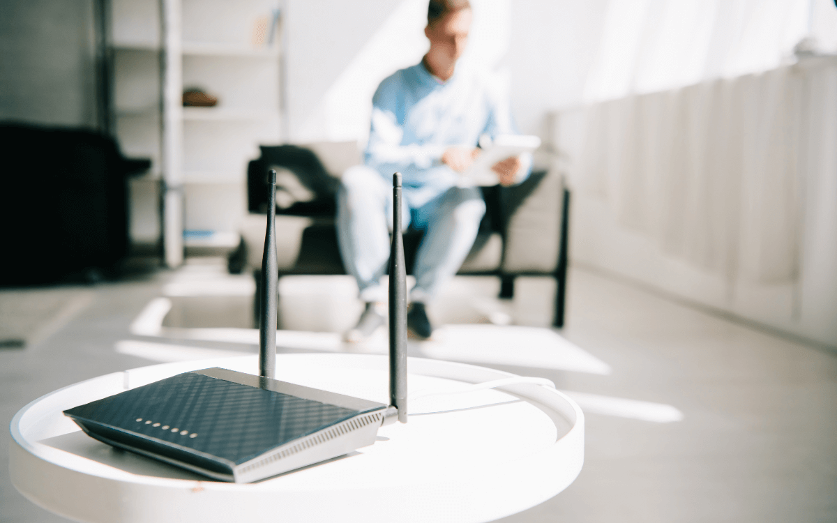 https://compareinternet.com/blog/mesh-wi-fi-vs-traditional-routers/
