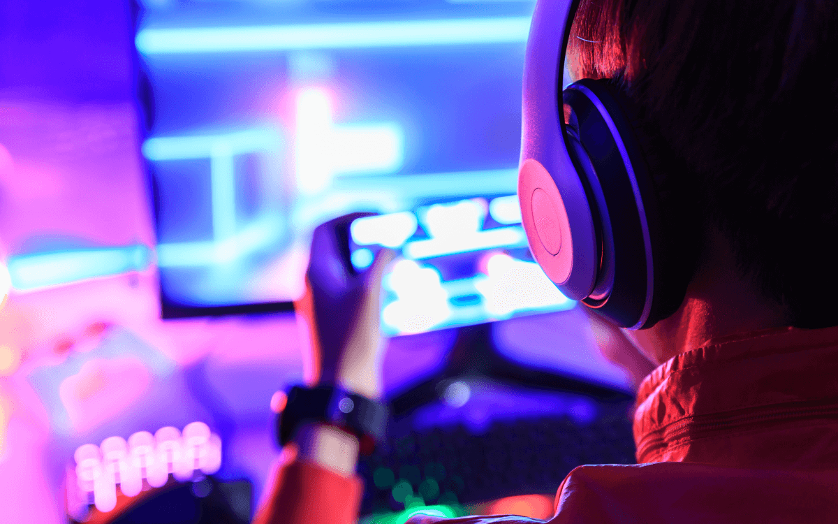 https://compareinternet.com/blog/top-10-must-play-iphone-and-android-games-2025/