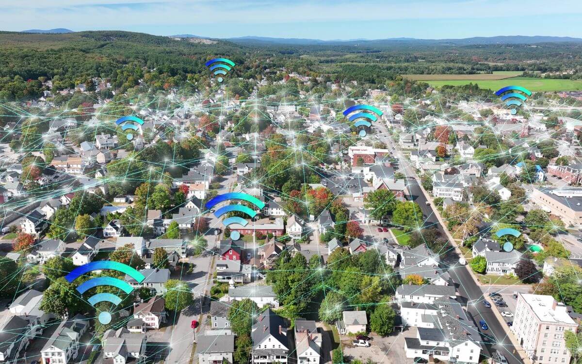https://compareinternet.com/blog/fiber-internet-how-high-speed-internet-affects-property-values/