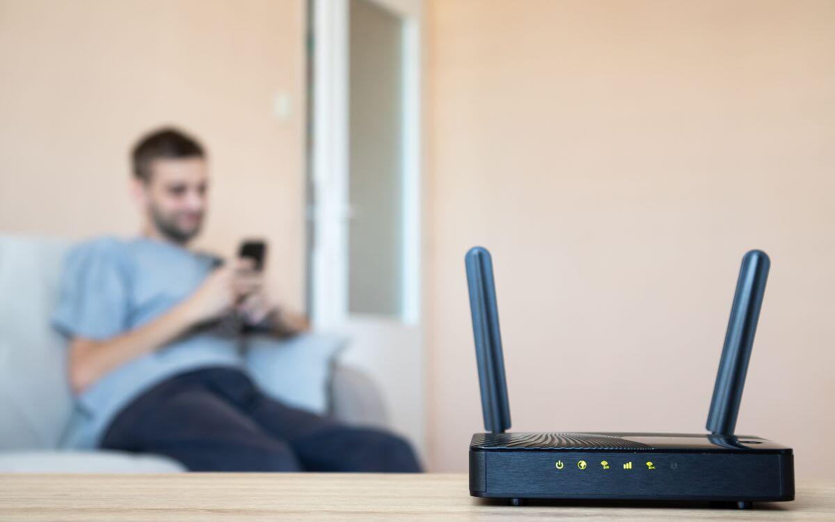 https://compareinternet.com/blog/setting-up-a-guest-wifi-network-security-benefits-and-how-to-guide/