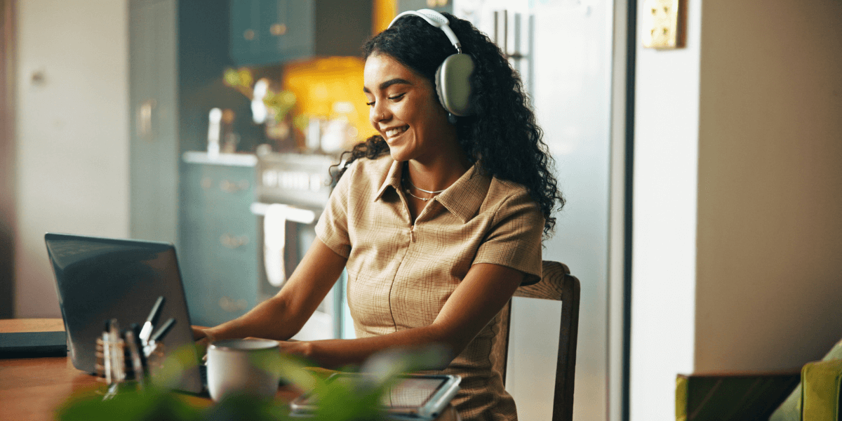 girl using fiber internet for remote work