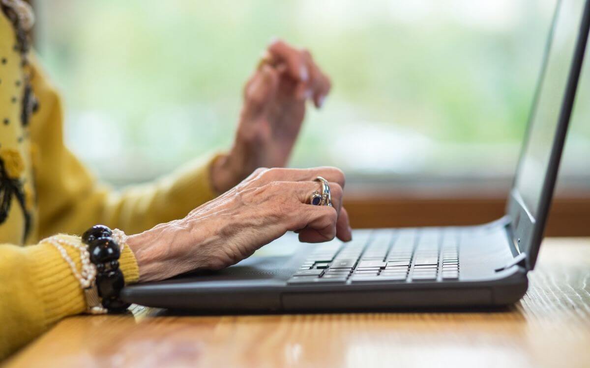 https://compareinternet.com/blog/5-senior-internet-plans-that-offer-the-best-value/