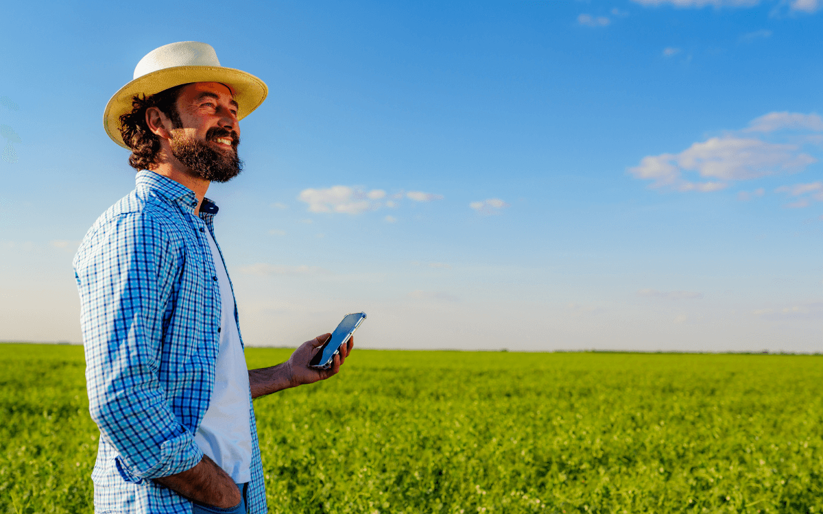 https://compareinternet.com/blog/will-5g-or-fiber-dominate-rural-internet-in-2025/
