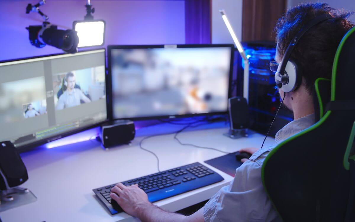 https://compareinternet.com/blog/how-to-stream-on-twitch-complete-guide-for-gamers/