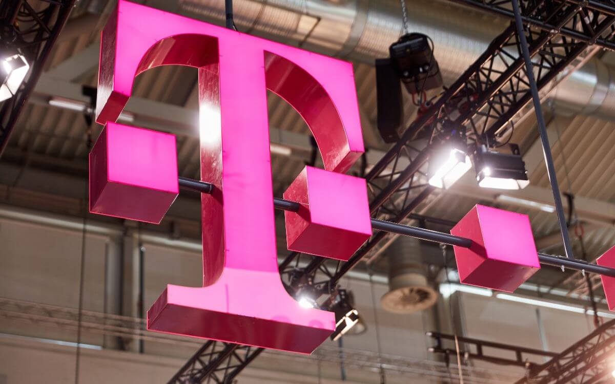 https://compareinternet.com/blog/t-mobile-fiber-founders-club/