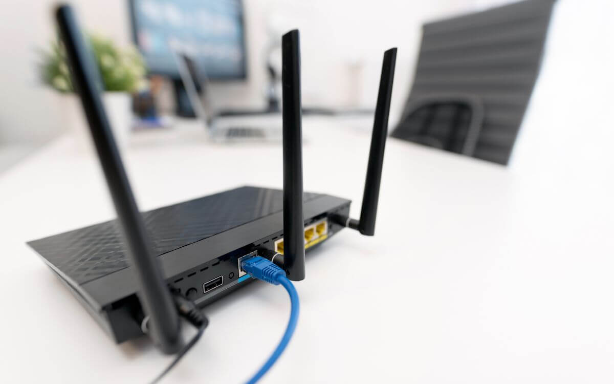 https://compareinternet.com/blog/dual-band-vs-tri-band-wifi/